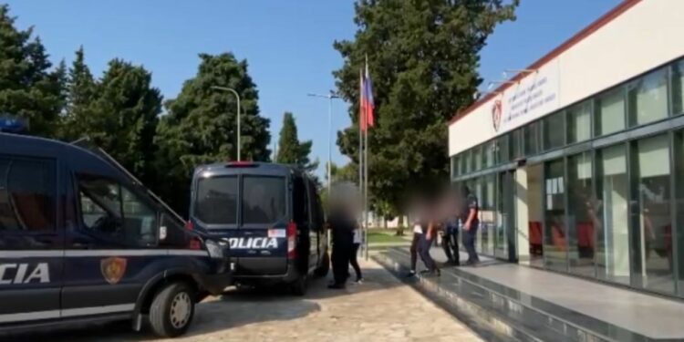 Shkatërrohet grupi i strukturuar kriminal i drogës, ekzekutohen 12 masa sigurie / Reagon Balla: Me Spak godasim krimin