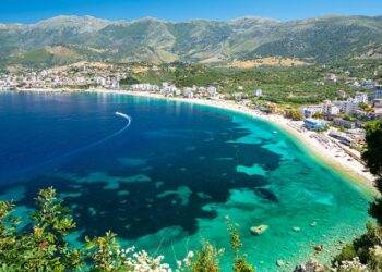 Rekord prenotimesh këtë vit, shqiptarët shkojnë për pushime në Greqi dhe Turqi. Shkak rritja e çmimeve