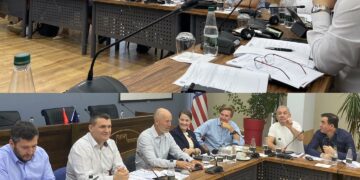 SHBA: Jemi me vendosmëri krah SPAK për të luftuar korrupsionin / Foto-Lajm, Hetuesit heqin Xhaketat