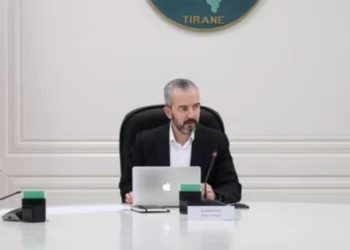 Qytetarët me karta ID të skaduara në Himarë, reagon KQZ: Nuk jemi ne…