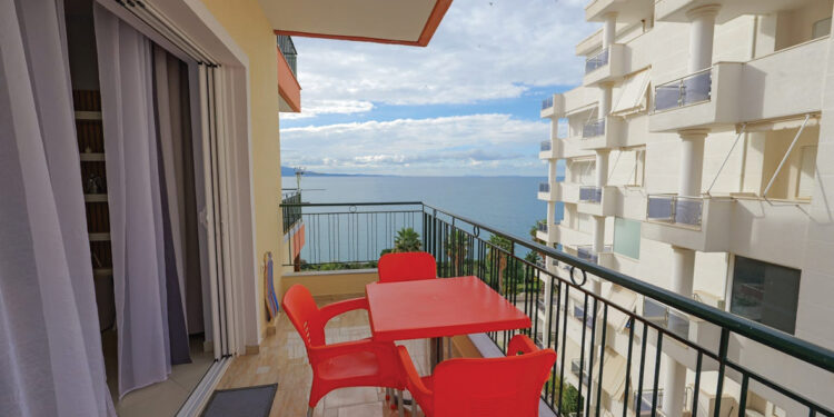 Nga Vlora deri në Farkë, sa të ardhura fitohen nga tregu i qirasë ditore?