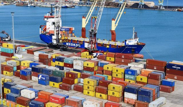 BAN: Transporti i ‘hirit helmues’ nga Durrësi, maja e një skandali më të madh