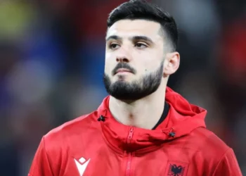 Ishte shumë pranë kalimit te skuadra e sapongjitur në Premier League, Armando Broja rikthehet dhe njëherë te…