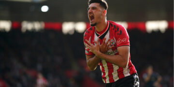 ZYRTARE/ Huazim i minutave të fundit, Armando Broja bashkohet me skuadrën e njohur të Premier League, zbulohen detajet