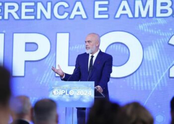 “Diplo 2024”, Rama përgëzon Ambasadoren Hajdaraga: Transformimi konsullor në Athinë shembull pozitiv