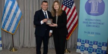 DEA me zyrë në Tiranë / Dumani takim në Athinë me shefen…