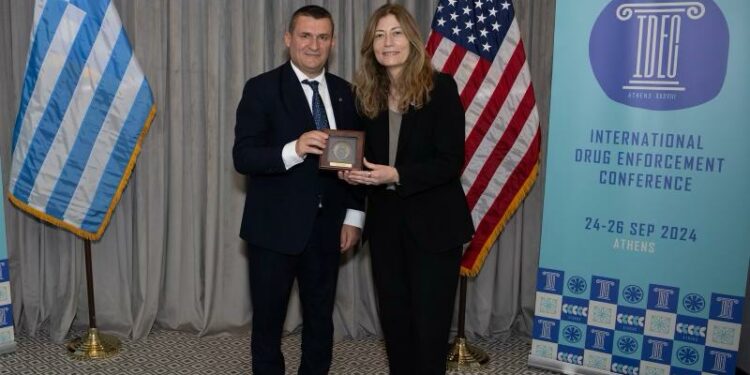 DEA me zyrë në Tiranë / Dumani takim në Athinë me shefen…