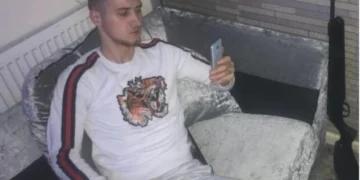 Ndodhej në arrest shtëpie për plagosje, 22-vjeçari abuzon seksualisht me një të mitur