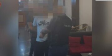 Shpërndanin drogë afër shkollave në Tiranë/ Arrestohen 24 persona, 4 shpallen në kërkim
