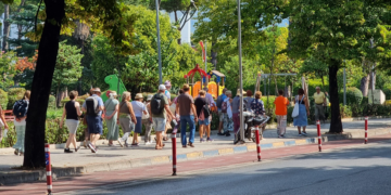 Konfirmohet “braktisja” në verë, bien ndjeshëm turistët nga Kosova 