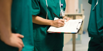 Hyn në fuqi udhëzimi për dypunësimin e mjekëve, 2 muaj kohë për të vendosur