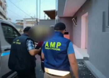 Gjobisnin makinat dhe lekët i mbanin për vete, 22 policë vihen nën hetim/ Shkaktuan një dëm prej 20 milionë lekësh