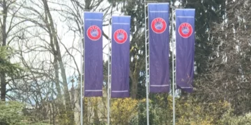 UEFA “zbarkon” në Shqipëri! Historike, ekzekutivi i institucionit europian të futbollit do të mblidhet në Tiranë