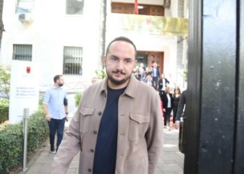 Dënimi me burg i Ervin Salianjit, Prokuroria dërgon shkresën në Kuvend: Kërkohet, Deputeti vetëdorëzohet / pamjet