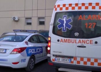 Dhunohet nga 3 persona polici i Burgut 313/ Autorët largohen me makinë, i marrin dhe armën e shërbimit