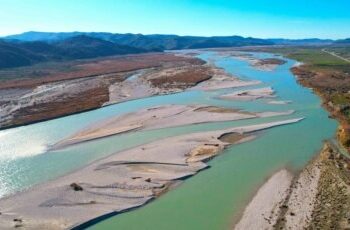 Shqipëria dorëzon në UNESCO kërkesën për përfshirjen e Lumit Vjosa në pasuritë natyrore botërore