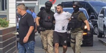 U kthye nga Dubai në Nikël, RENEA prangos rivalin e Durim Bamit / pamjet e Marklen Haka me pranga