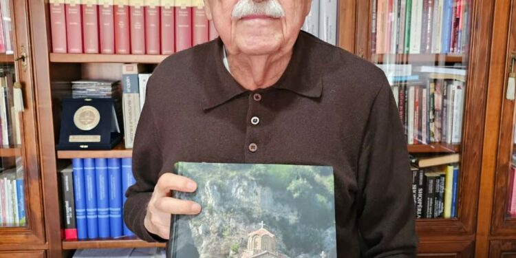 Ish Kryeministri Aleksandër Meksi boton Monografinë “Kishat Shqiptare”