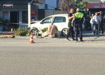 Aksident tragjik në Peqin/ Automjeti përplas për vdekje fëmijën në trotuar