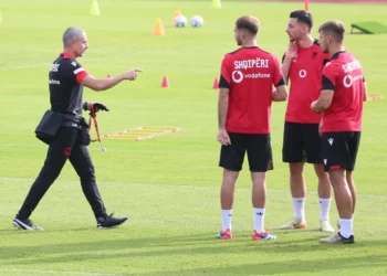 FOTO/ Vijon stërvitja për duelin me Çekinë, Kombëtares i bashkohen dhe tre yje të tjerë, kompletohet grupi i Sylvinhos