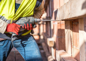 Rekord në Evropë! 40 % e të punësuarve në Shqipëri përdorin forcën e krahut, jo të mendjes! 