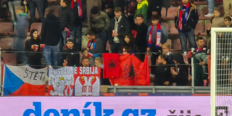 “Koret raciste dhe përdhosja e flamurit shqiptar…”/ FSHF reagon pas ngjarjeve në Pragë