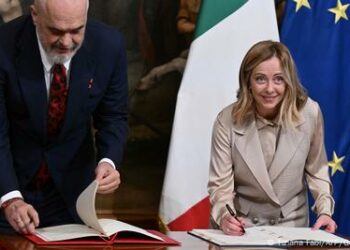 Pas marrëveshjes me Italinë, a do të pranojë Shqipëria emigrantë të tjerë?