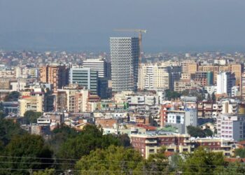 Sa të vjetra janë ndërtesat ku jetojnë shqiptarët? Dominojnë banesat e këtyre viteve 