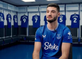 Trajneri i Evertonit përgatit kthimin e Armando Brojës: Duhet t’i bëjmë një program ndeshjesh