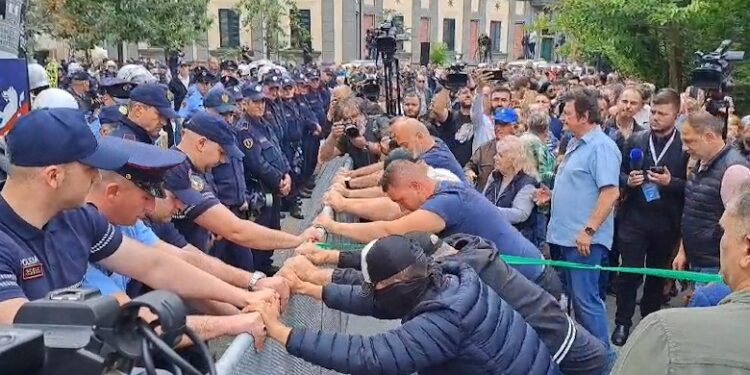 Protesta e opozitës ditën e nesërme, Policia e Shtetit deklaratë: Bllokimi i akseve rrugore…