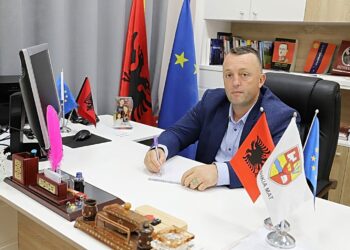 Kryebashkiaku i Burrelit në Spak, Agron Malaj po i përgjigjet BKH / pamjet