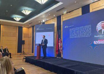 Rexhino Çekrezi zgjidhet zv.President i Dhomës Amerikane të Tregtisë