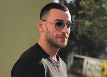 Në kërkim prej disa muajsh, reperi shqiptar Stresi vetëdorëzohet në Policinë e Pejës