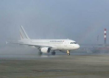 Linjat ajrore anulojnë fluturimet, shkaku i një objekti misterioz