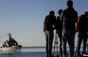 Mbërrin në Shqipëri anija italiane me tetë emigrantë