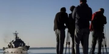 Mbërrin në Shqipëri anija italiane me tetë emigrantë