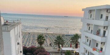 Gjoba deri 1.5 mln lekë hoteleve që nuk instaluan impiantet për trajtimin e ujërave të ndotura! Shqyrtohet sot padia për udhëzimin