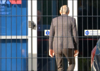 U padit nga një qytetar për mashtrim, GJKKO pushon çështjen ndaj deputetit Agron Çela