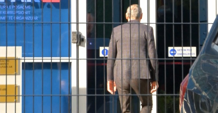 U padit nga një qytetar për mashtrim, GJKKO pushon çështjen ndaj deputetit Agron Çela