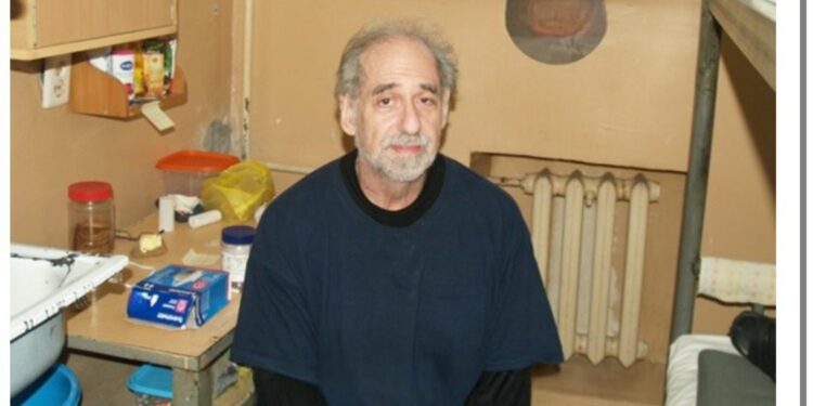 Prodhonte materiale pornografike me të mitur, arrestohet 71-vjeçari amerikan në Tiranë