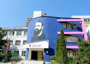 Sherr para shkollës “Fan Noli” në Tiranë, vritet me thikë nxënësi 14-vjeçar, konflikti nisi në instagram/ PAMJET