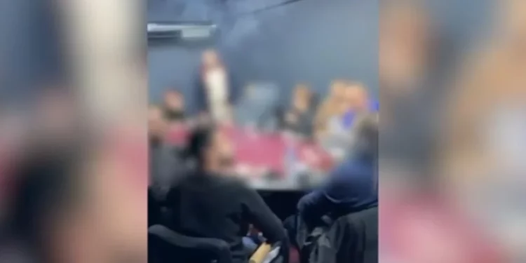 Zihen ‘mat’ në tavolinën e pokerit, 29 të arrestuar dhe 1 në kërkim në Tiranë/ Sekuestrohen shuma parash 