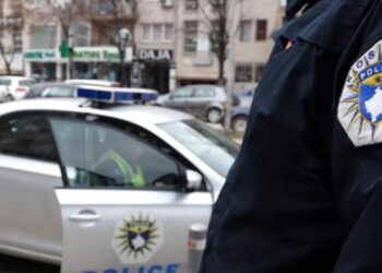 Sulmohet me granatë ndërtesa e komunës së Zveçanit, reagon policia e Kosovës: Sulm i rrezikshëm