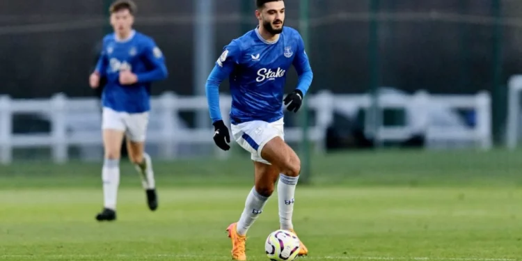 Broja është gati të debutojë si titullar te Evertoni, sulmuesi i Kombëtares zbret sërish në fushë me të rinjtë dhe kthehet në protagonist