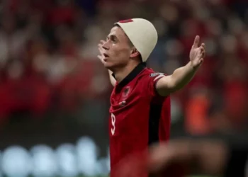 Lajm i keq nga Kombëtarja, dëmtohet Jasir Asani/ Ja sa do mungojë futbollisti kuqezi