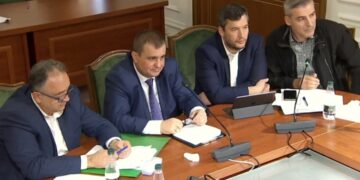 Paradoksi / Spak mbush arkën e shtetit dhe përballet në gjyq me “Investitorët Strategjik”, qeveria i ul buxhetin e pagave 1 mil euro ❗️