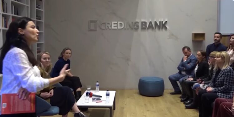 Credins Bank inauguroi bibliotekën e saj, si një oaz kulture për punonjësit e bankës. 