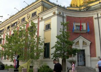Bashkia e Tiranës hap aplikimet për kreditë e buta/ Kriteret dhe procedurat që duhet të ndjekin aplikantët