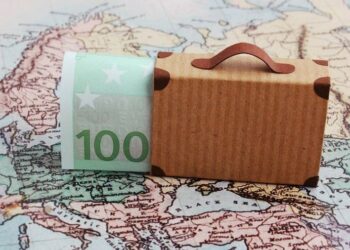 Rreth 190 mln euro fitim nga pagat jashtë vendit/ Emigrantët shqiptarë regjistruan rekord të të ardhurave në korrik-shtator