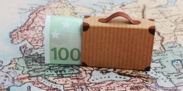 Rreth 190 mln euro fitim nga pagat jashtë vendit/ Emigrantët shqiptarë regjistruan rekord të të ardhurave në korrik-shtator